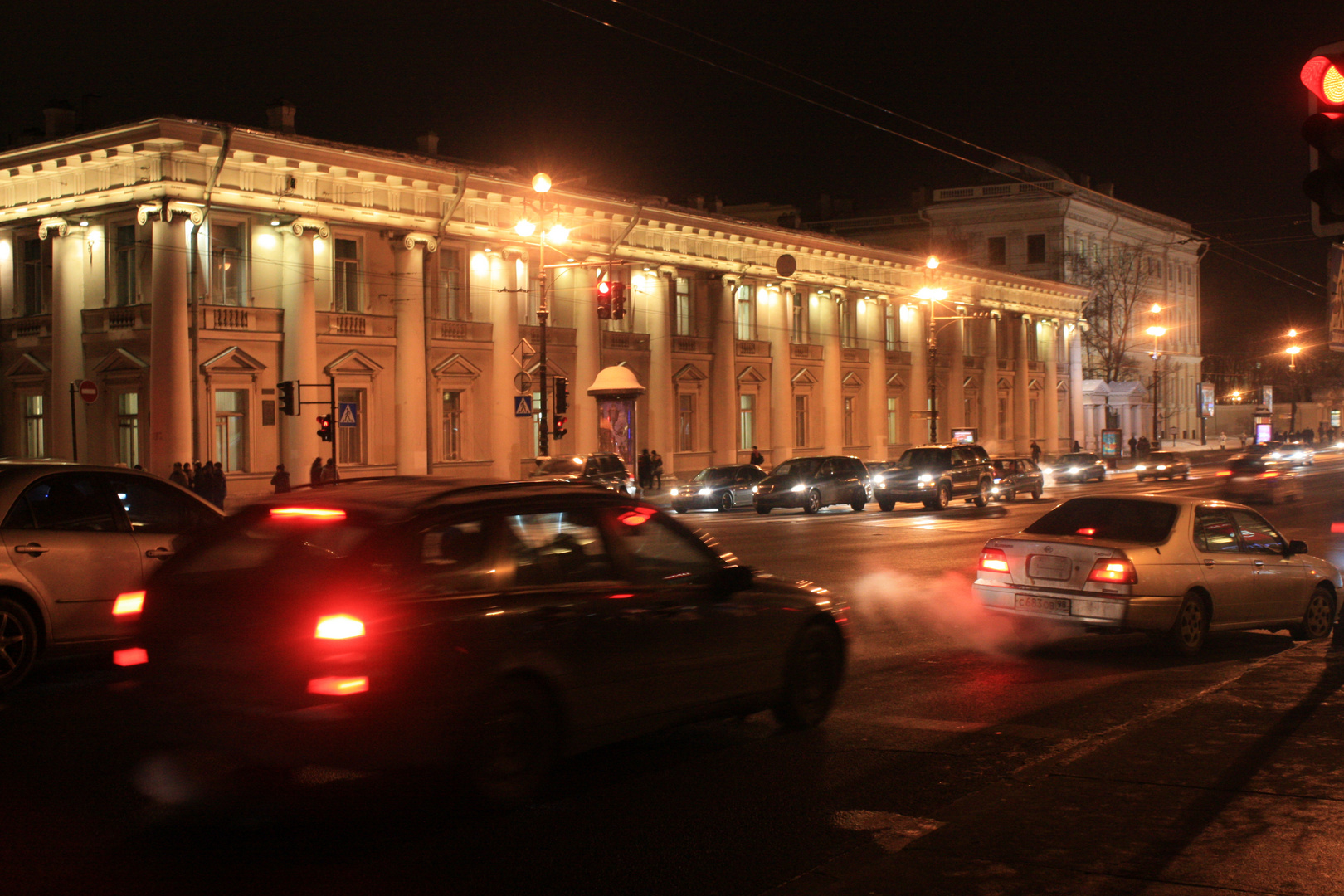 Abends am Newski Propsekt in St. Petersburg