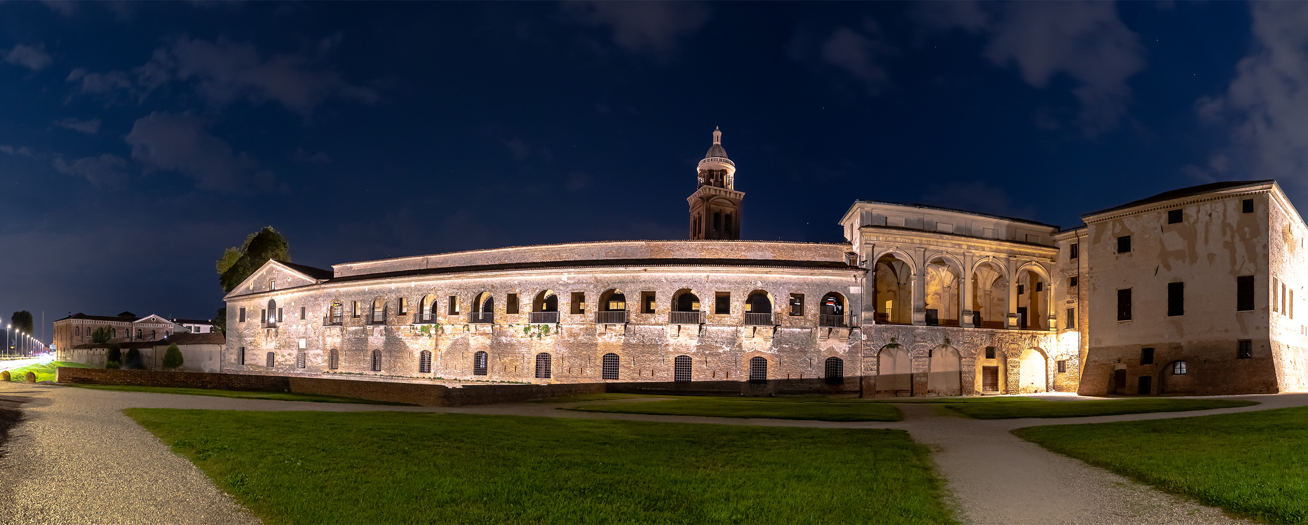 Abends am Palazzo Ducale (4)