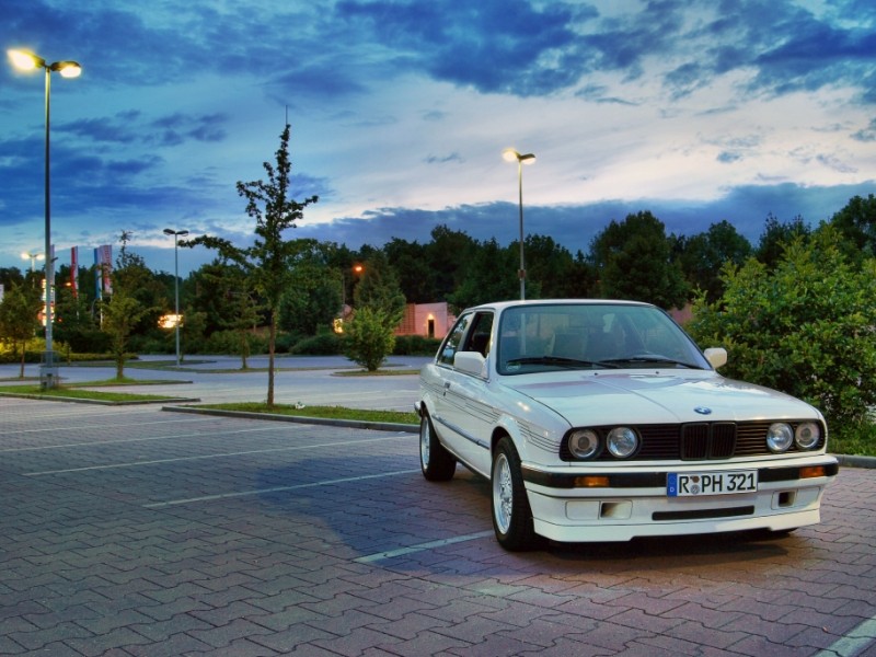 Abends am Parkplatz