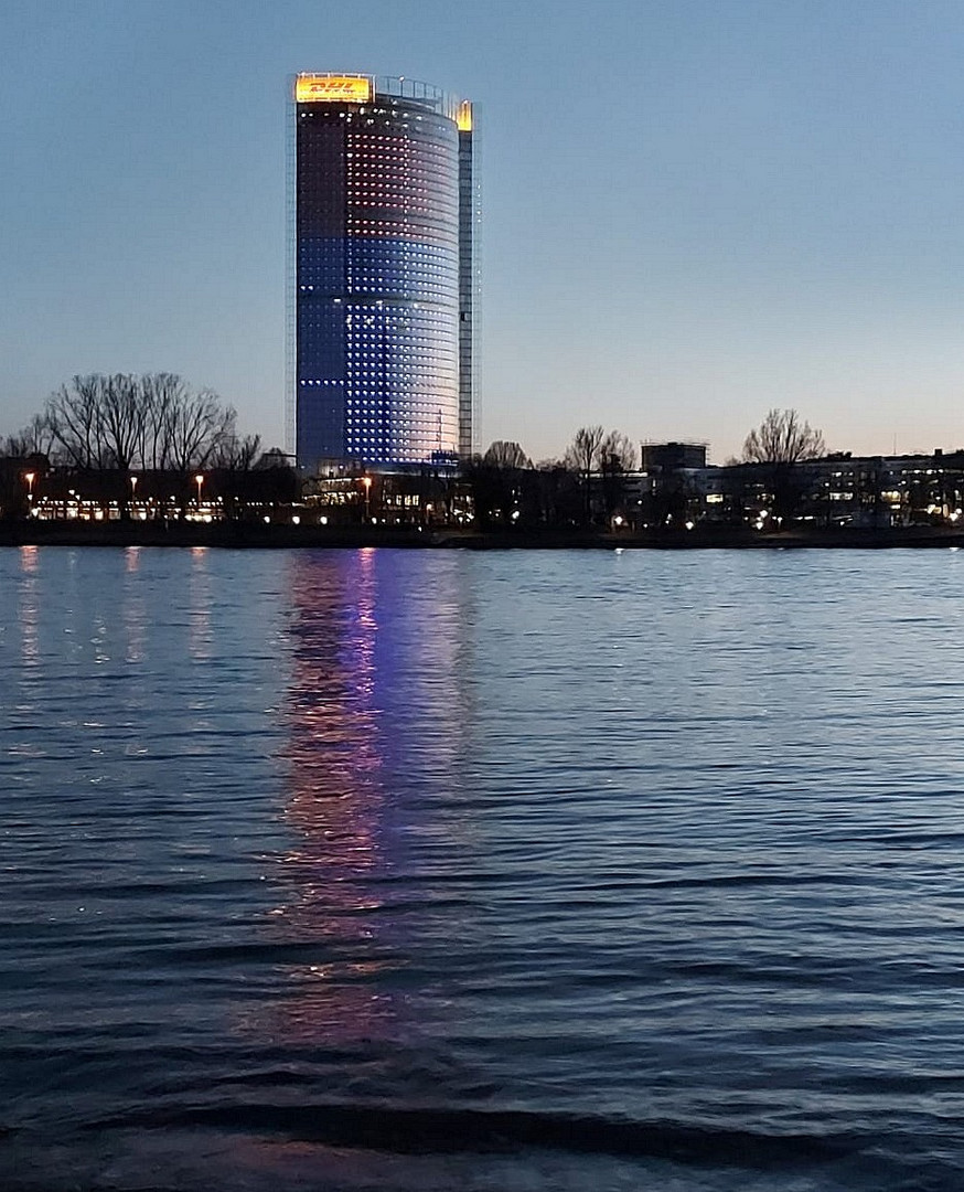 Abends am Rhein