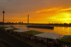 Abends am Rhein