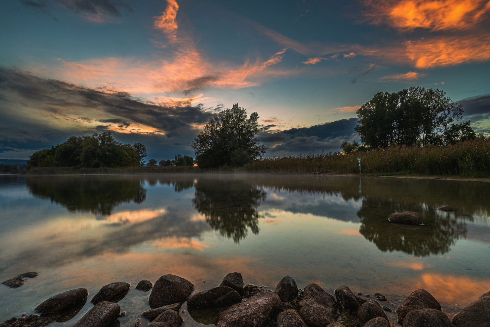 Abends am Rhein