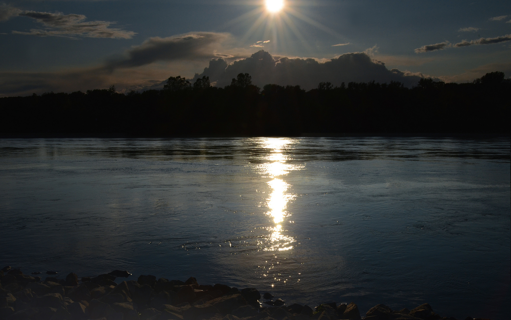 Abends am Rhein bei Hockenheim