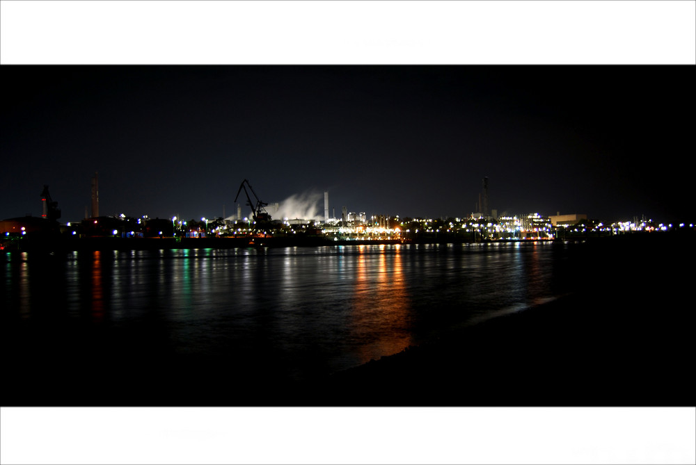 ...abends am Rhein bei Monheim...