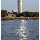 Abends am Rhein in Köln