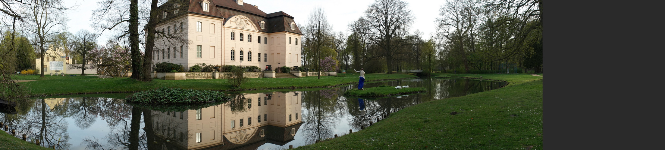 Abends am Schloß ist man oft allein