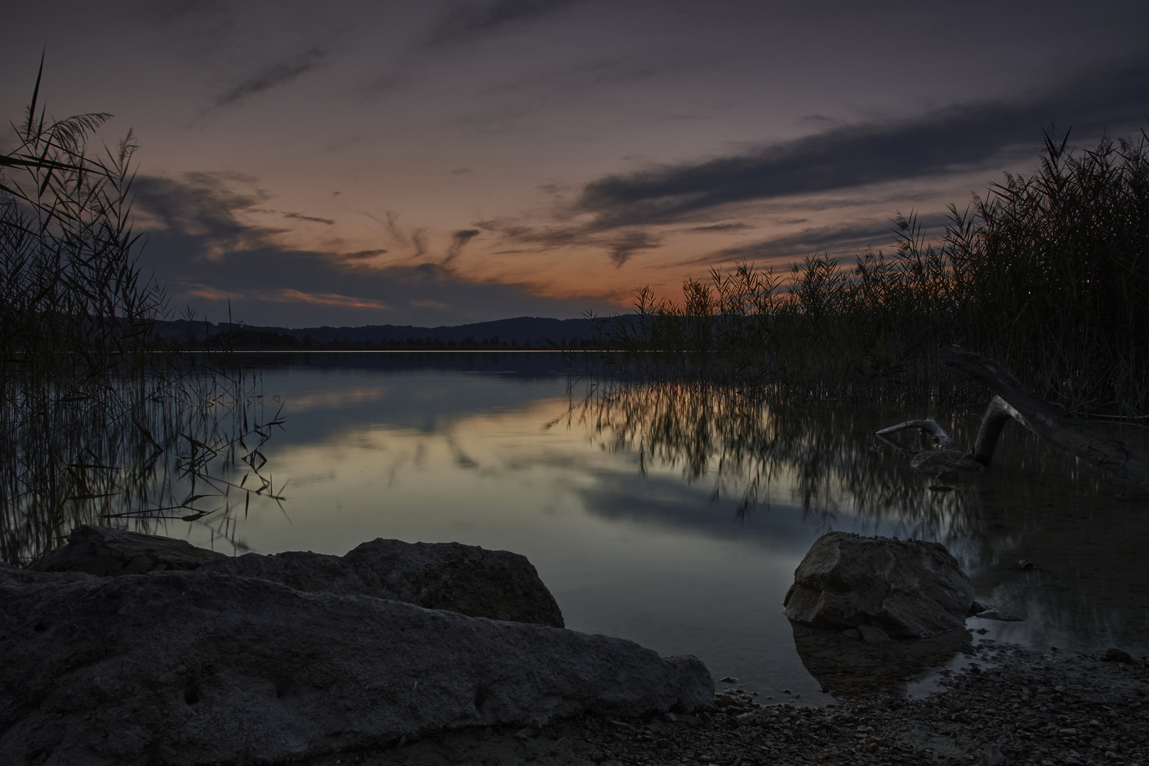 Abends am See 1