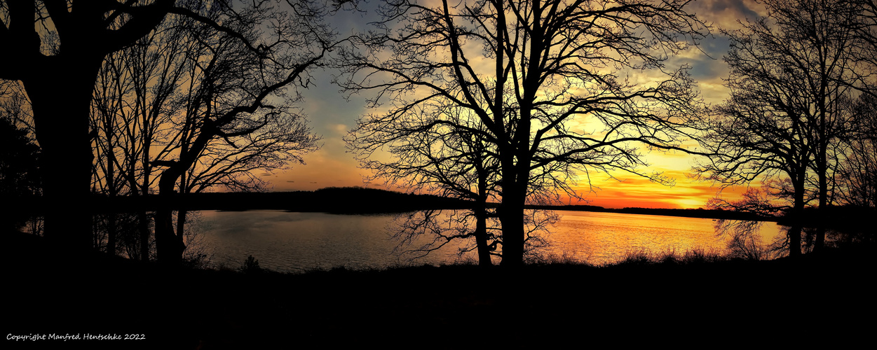 Abends am See