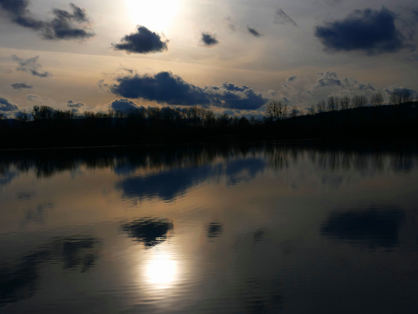 Abends am See