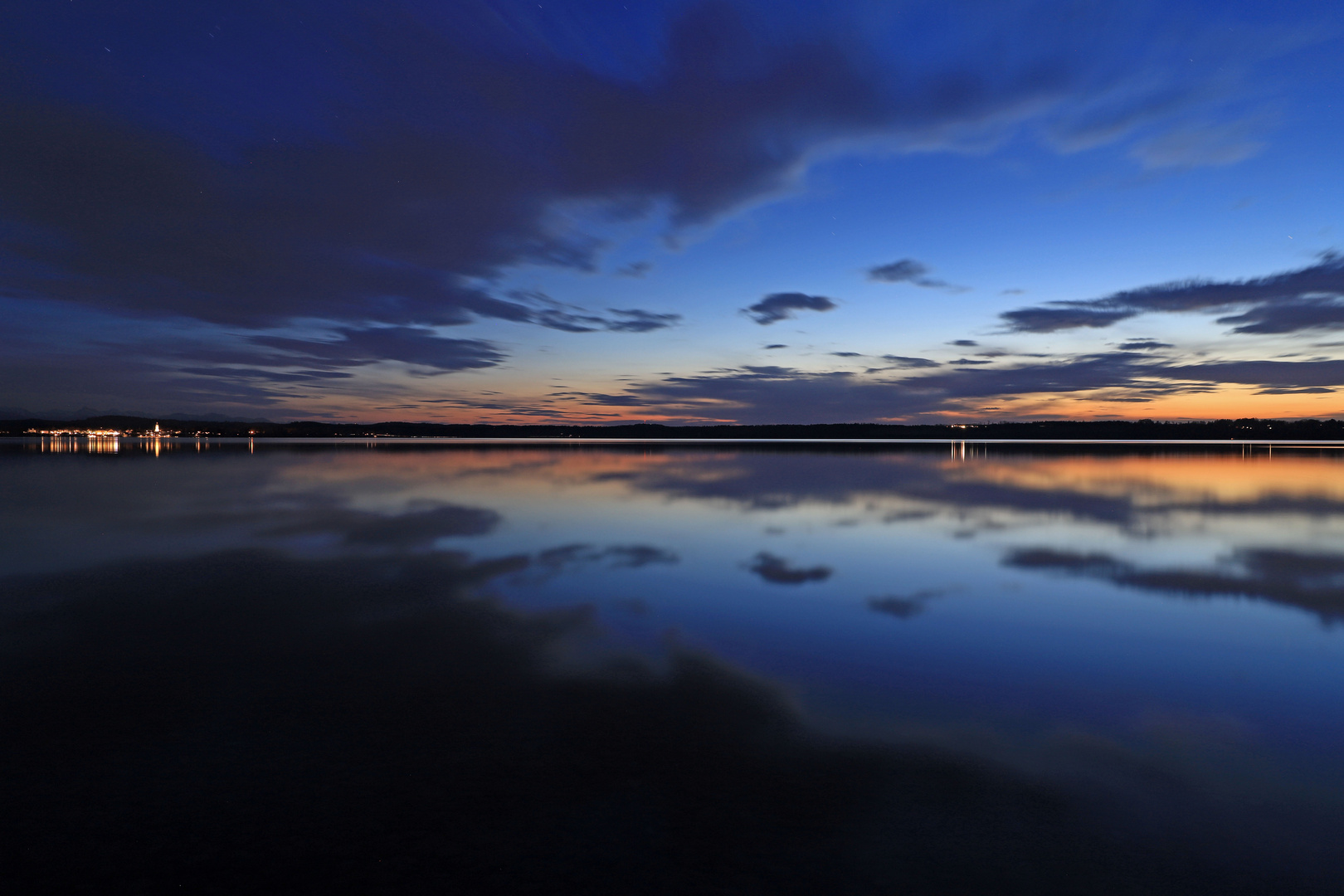 Abends am See