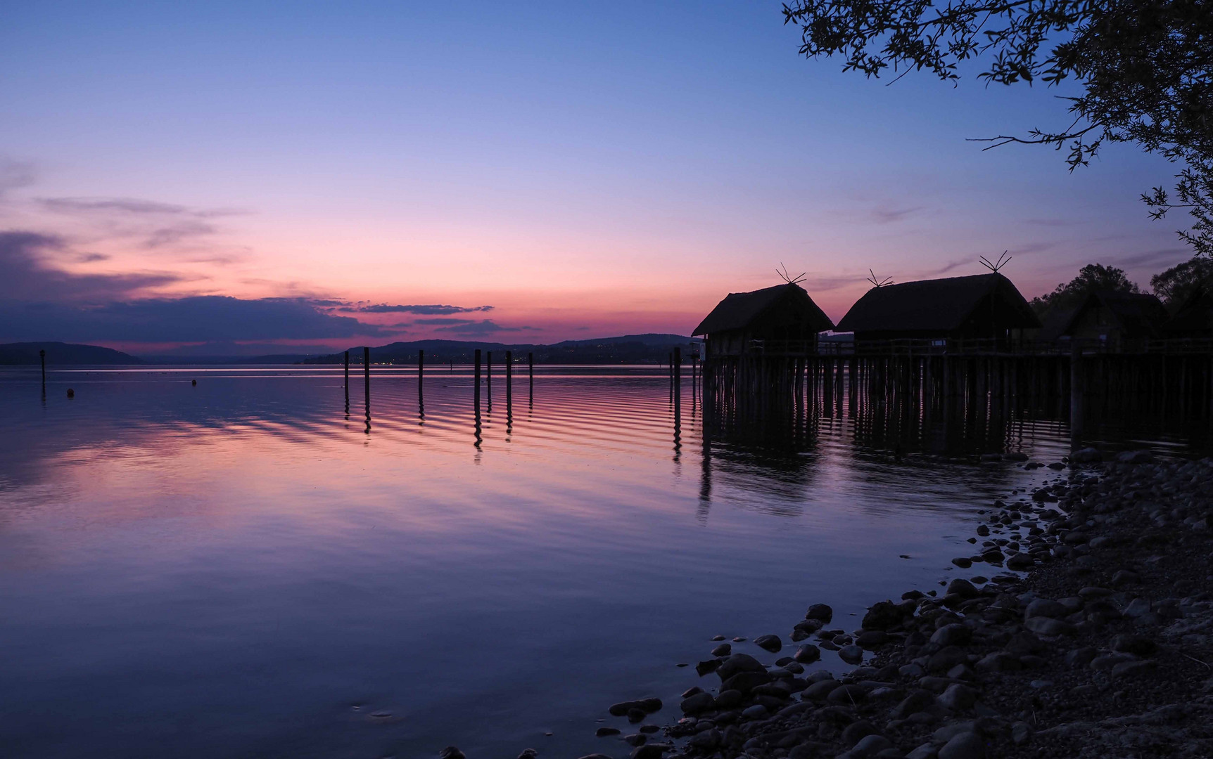 abends am See