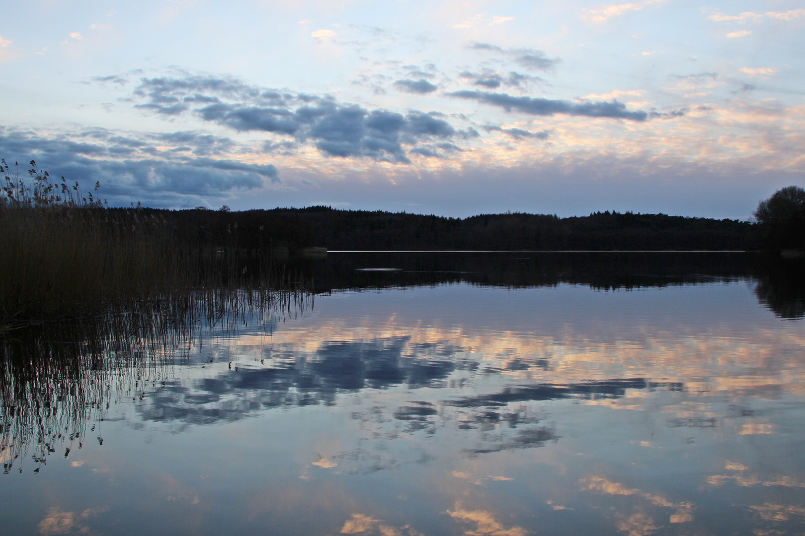 Abends am See