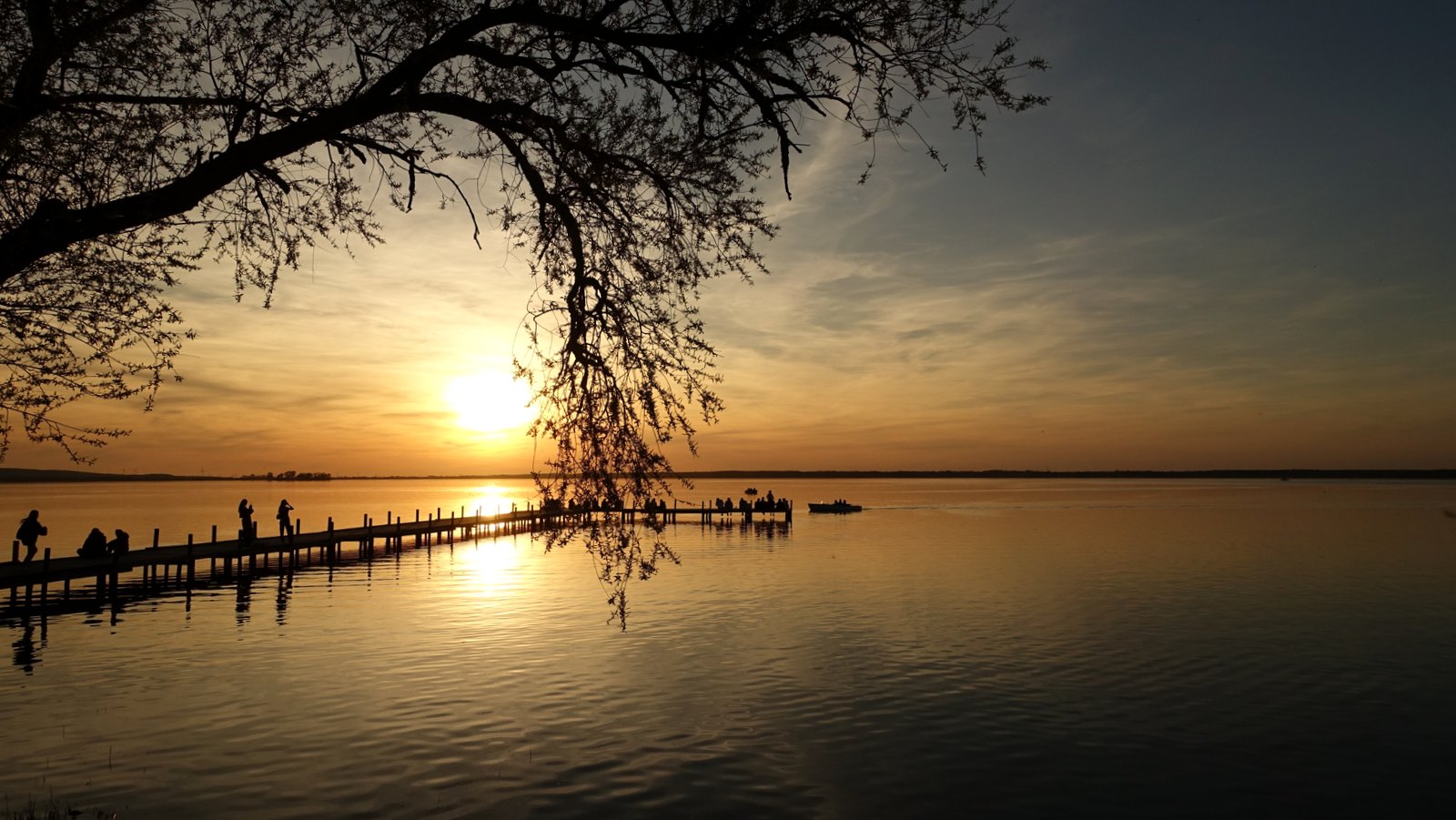 Abends am See