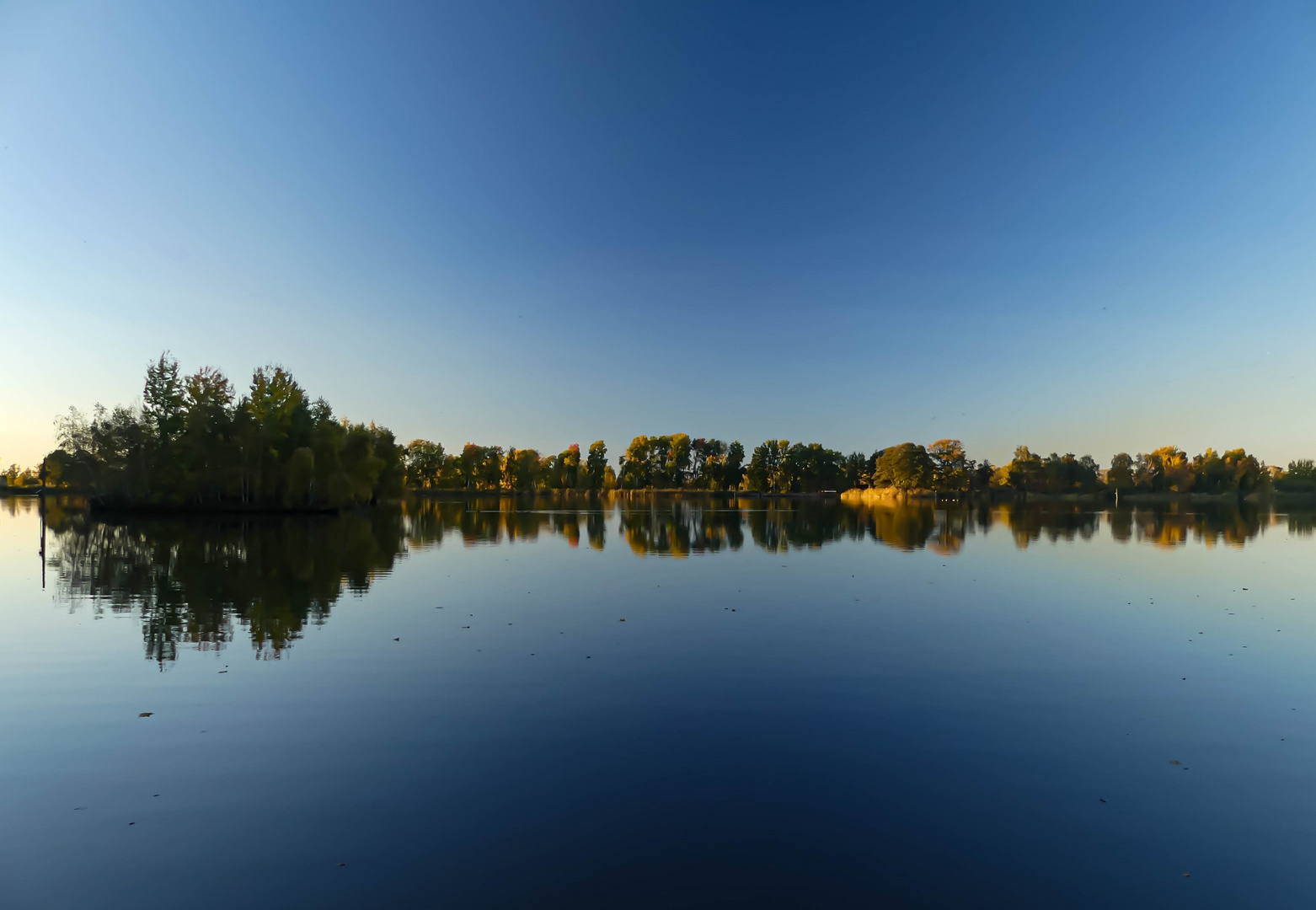 Abends am See