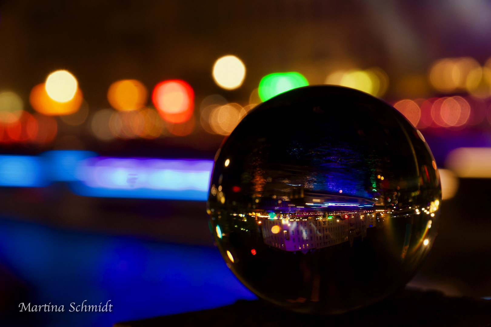 Abends am Spreeufer in Berlin Mitte