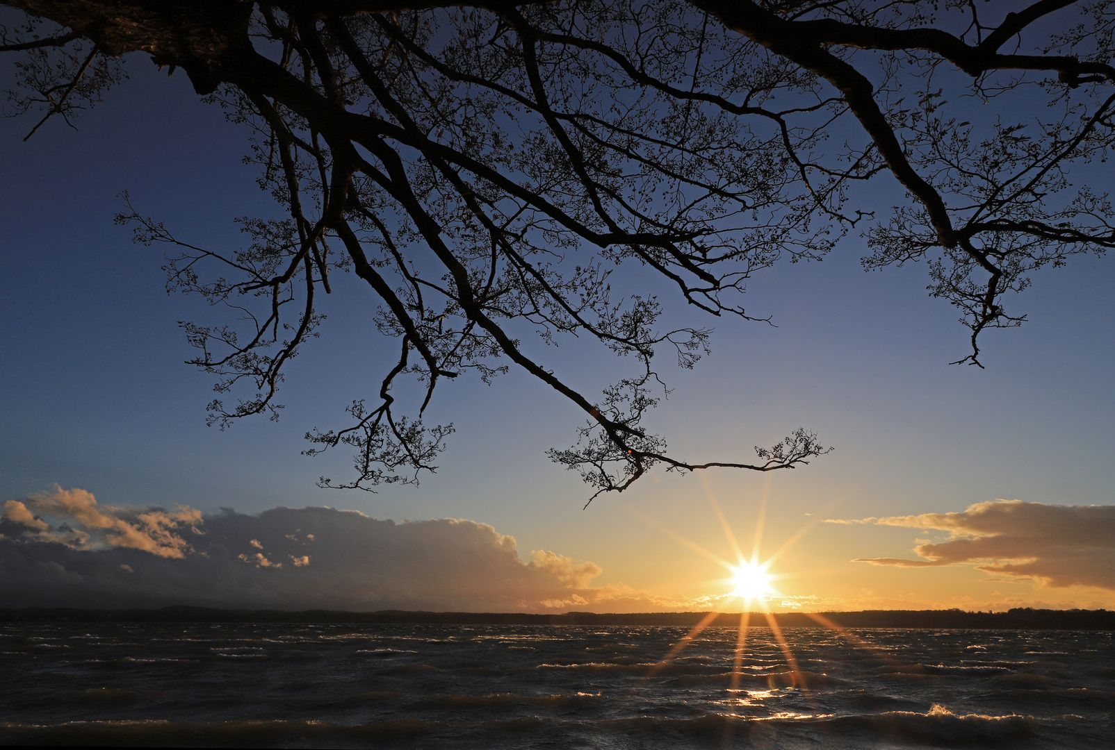 Abends am Starnberger See