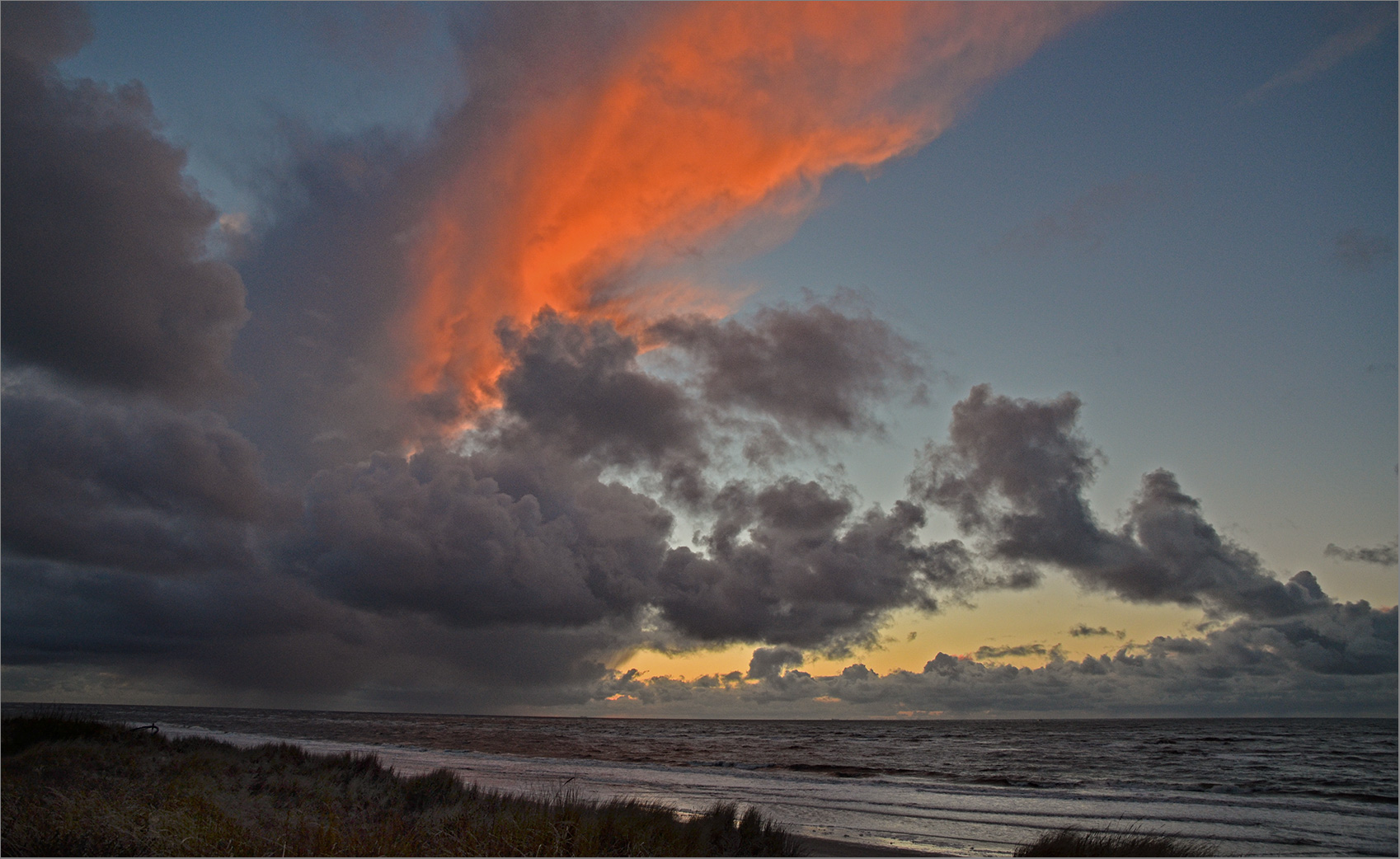 Abends am Strand   . . .