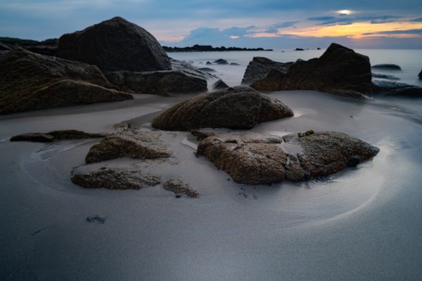 Abends am Strand in der Bretagne
