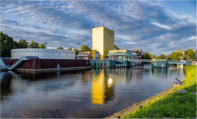 Abends am Verbindungskanal.....
