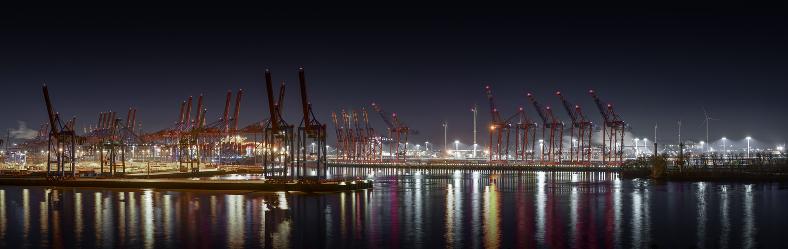 Abends am Waltershofer/Park-Hafen / Burchardkai 