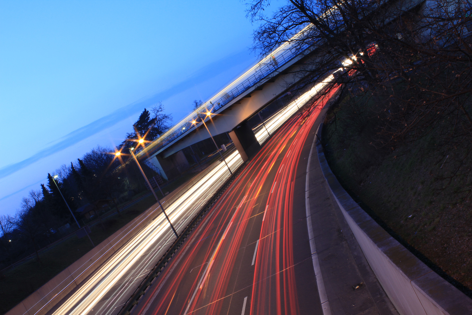 abends an der Autobahn