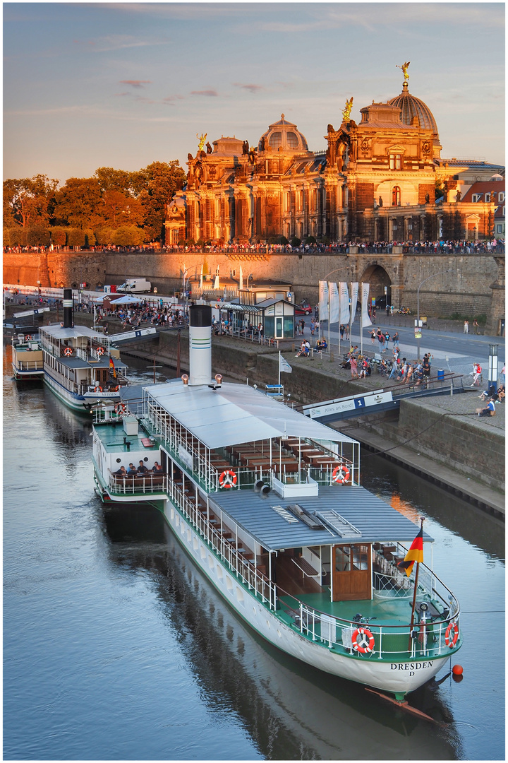 Abends an der Brühlschen Terasse