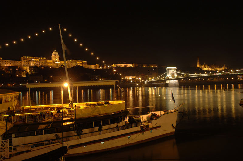 Abends an der Donau