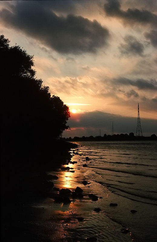 Abends an der Elbe