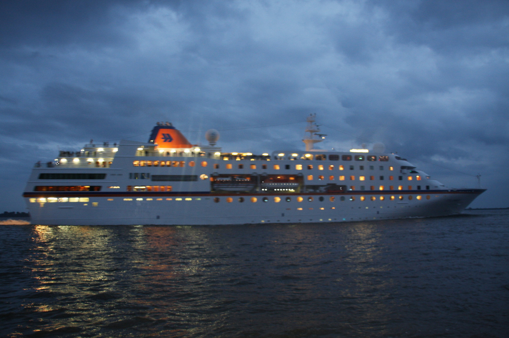 Abends an der Elbe...