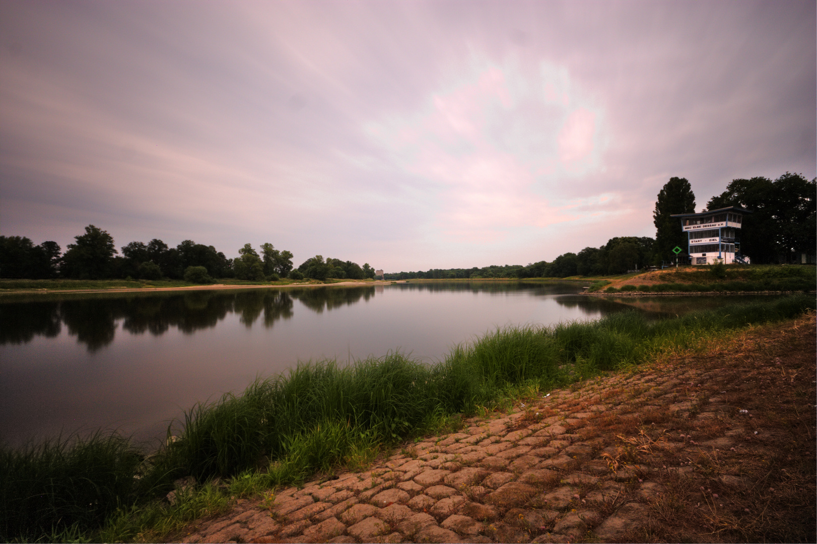 Abends an der Elbe