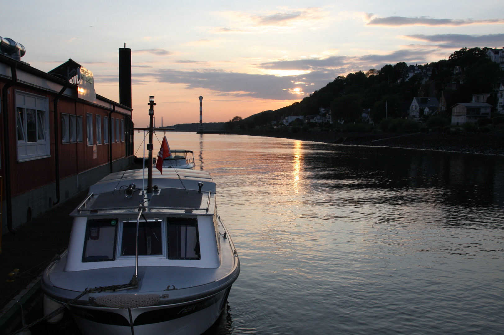 Abends an der Elbe , Op´n Bulln,Hamburg- Blankenese