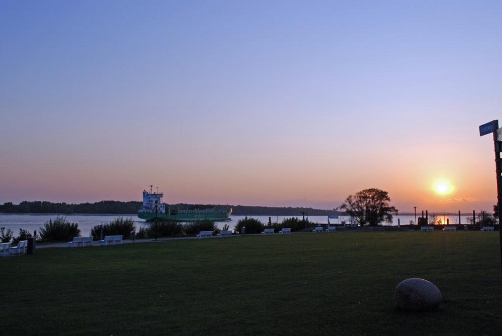 Abends an der Elbe (Willkommhöft/Schulau)