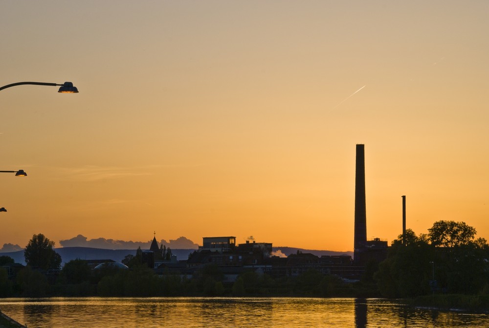 Abends an der Kostheimer Mainschleuse