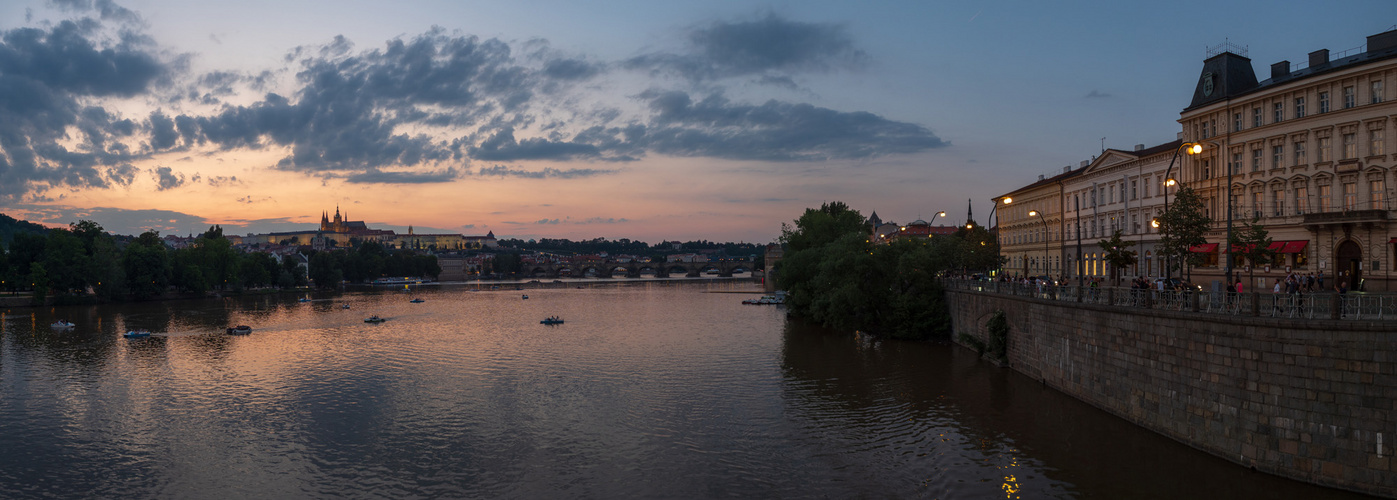 Abends an der Moldau