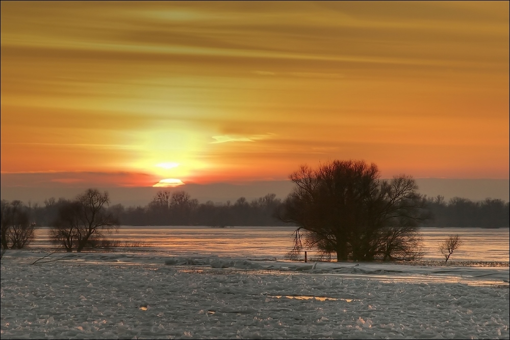 Abends an der Oder