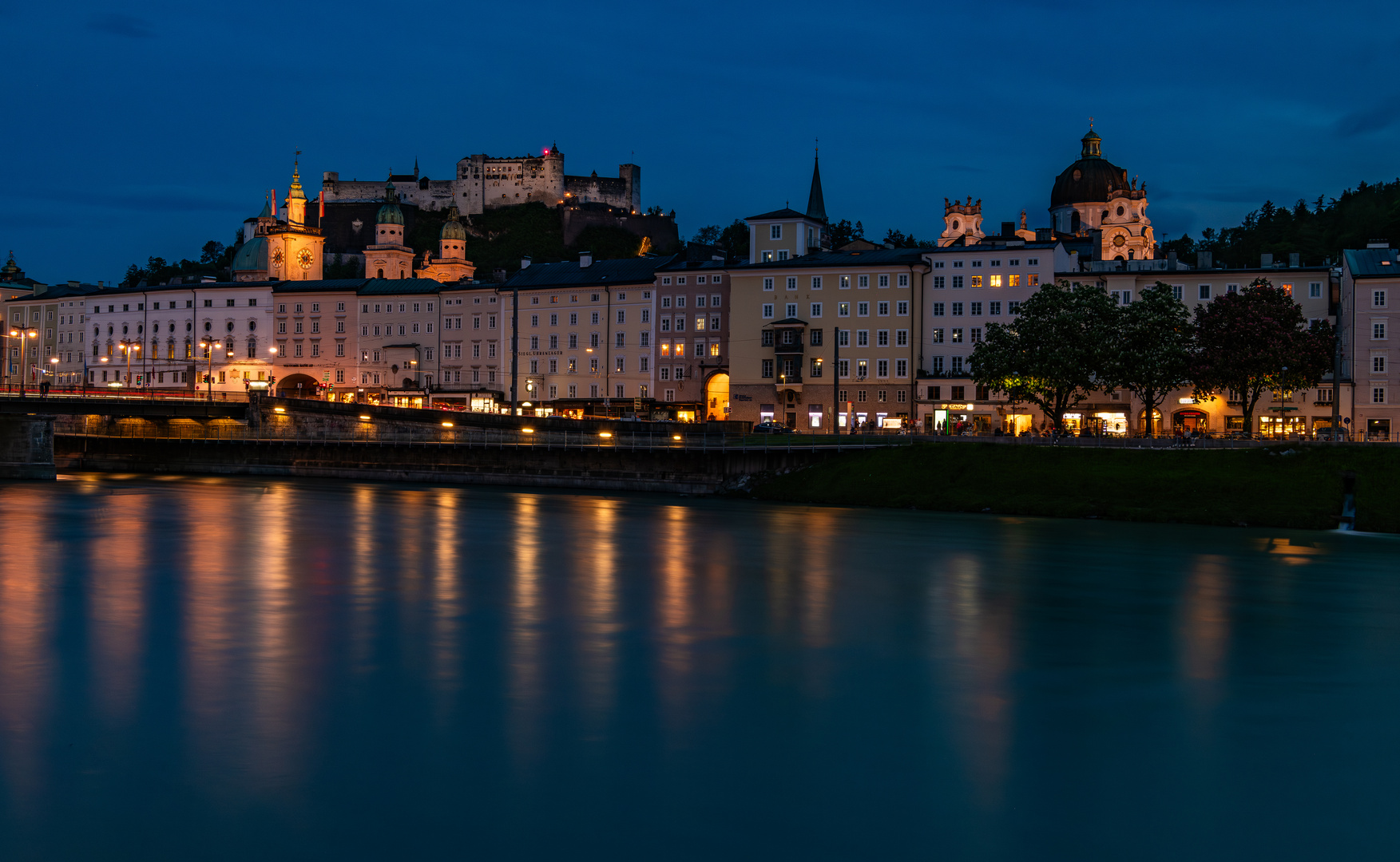 Abends an der Salzach