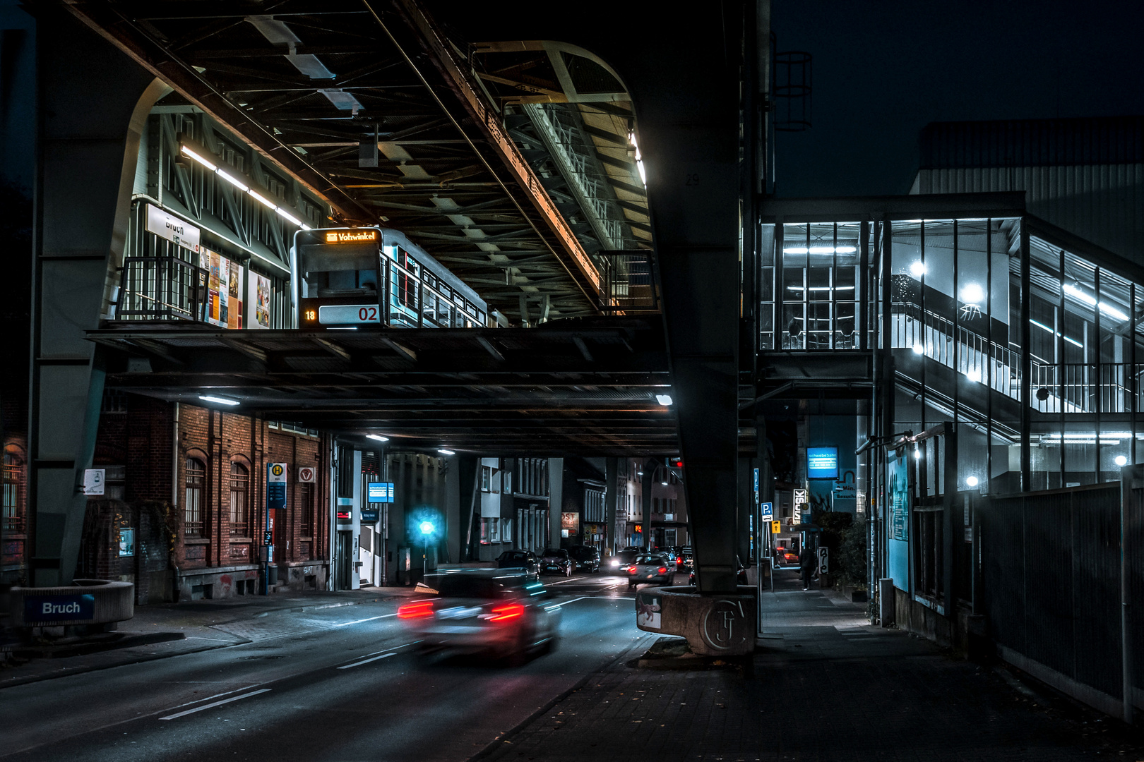 Abends an der Schwebebahn ,...