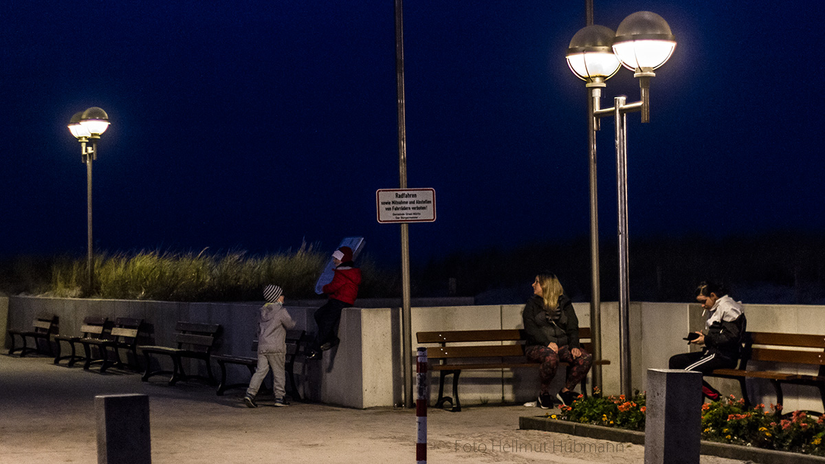 ABENDS AN DER SEEBRÜCKE