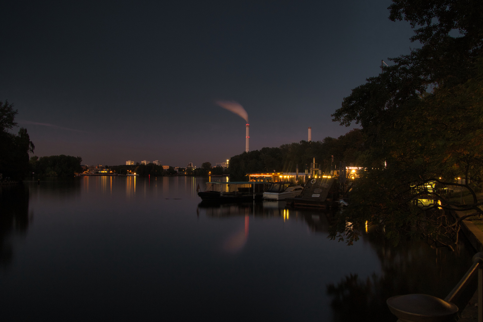 Abends an der Spree