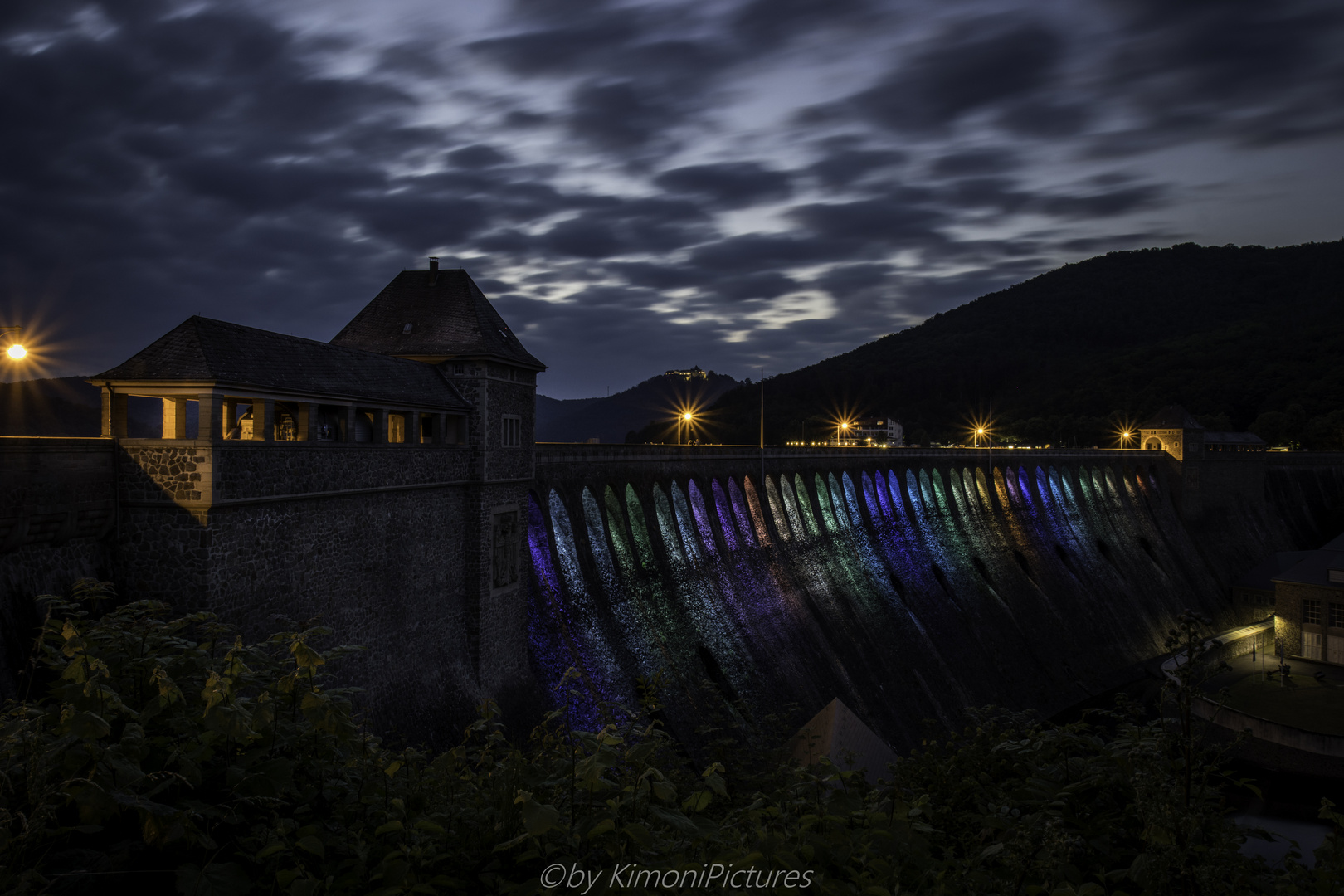 Abends an der Staumauer