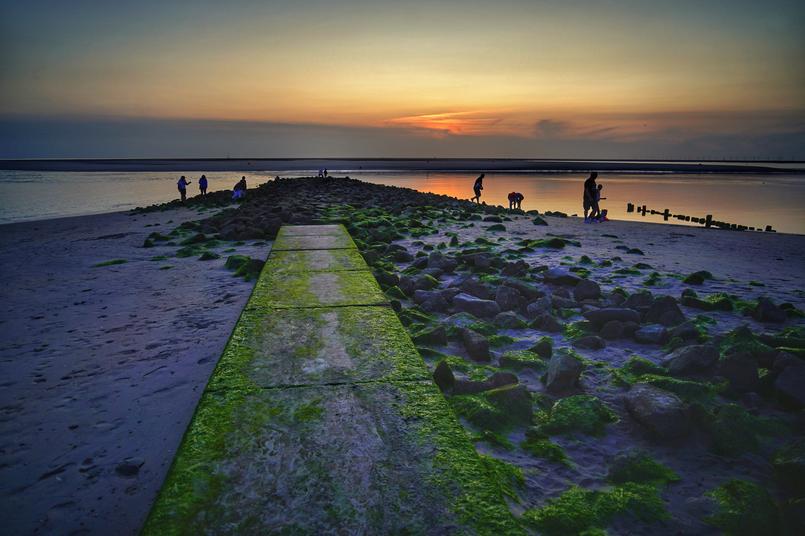 Abends an einer Buhne auf Borkum 