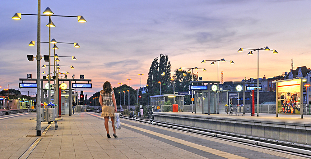 Abends auf dem BahnhofM