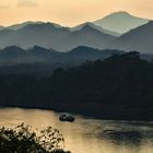 Abends auf dem Berg Phousi: Mekonglandschaft