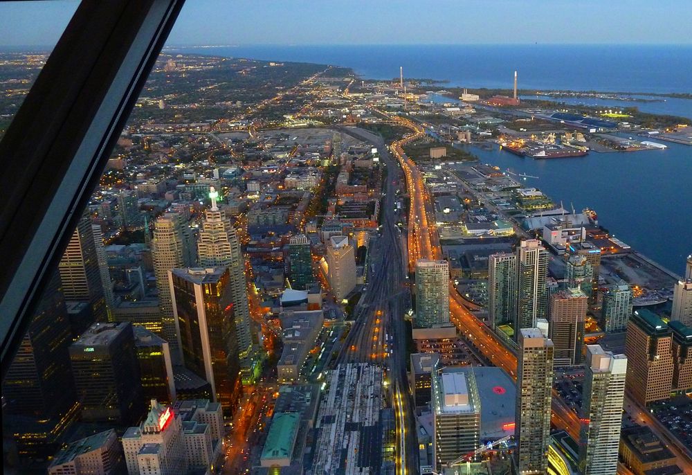 abends auf dem CN Tower / Toronto