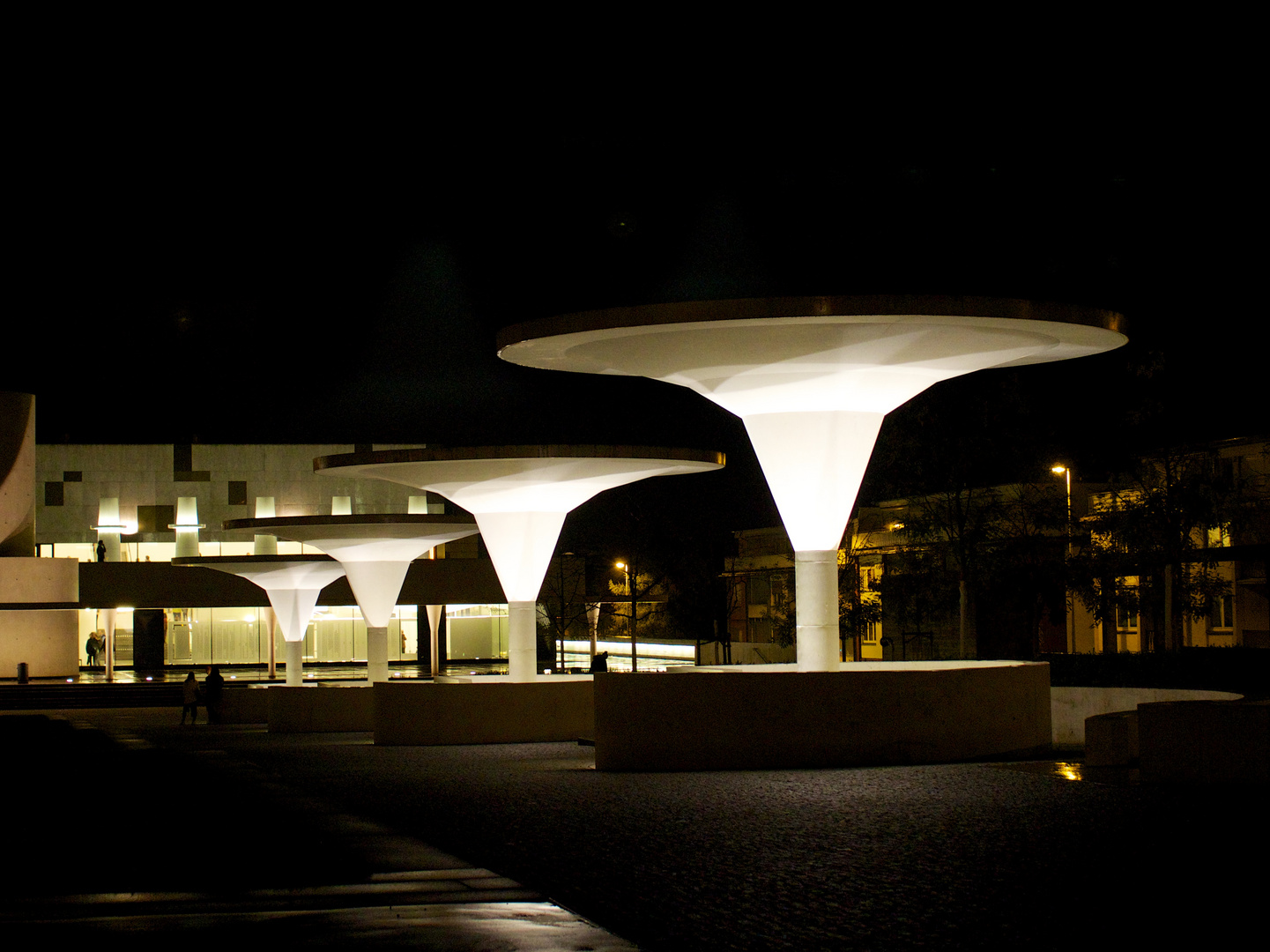 Abends auf dem Georg-Büchner-Platz