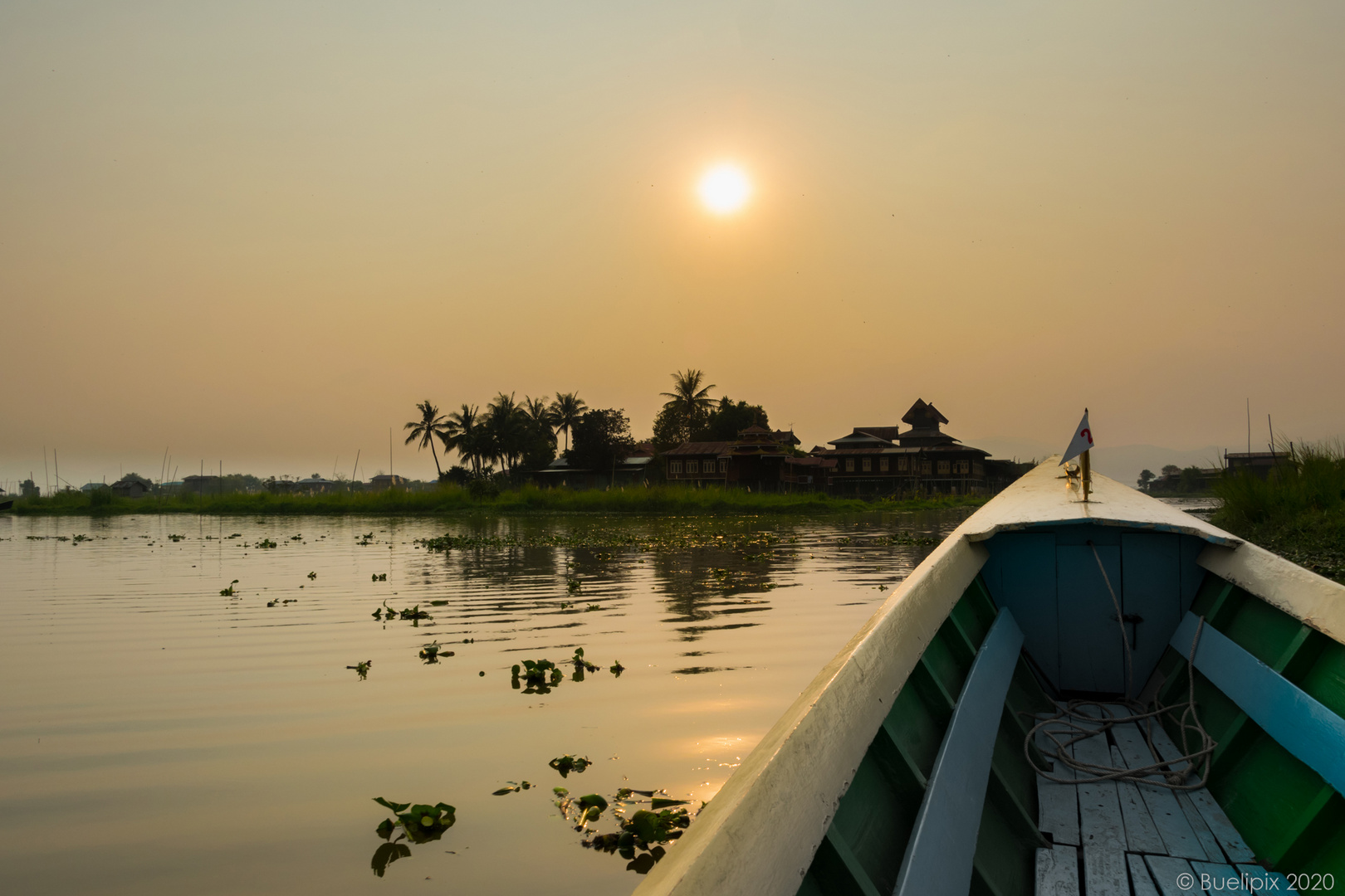 abends auf dem Inle-See (© Buelipix)