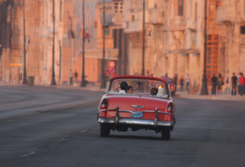 Abends auf dem Malecon in Havanna