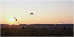 Abends auf dem TempelhoferFeld