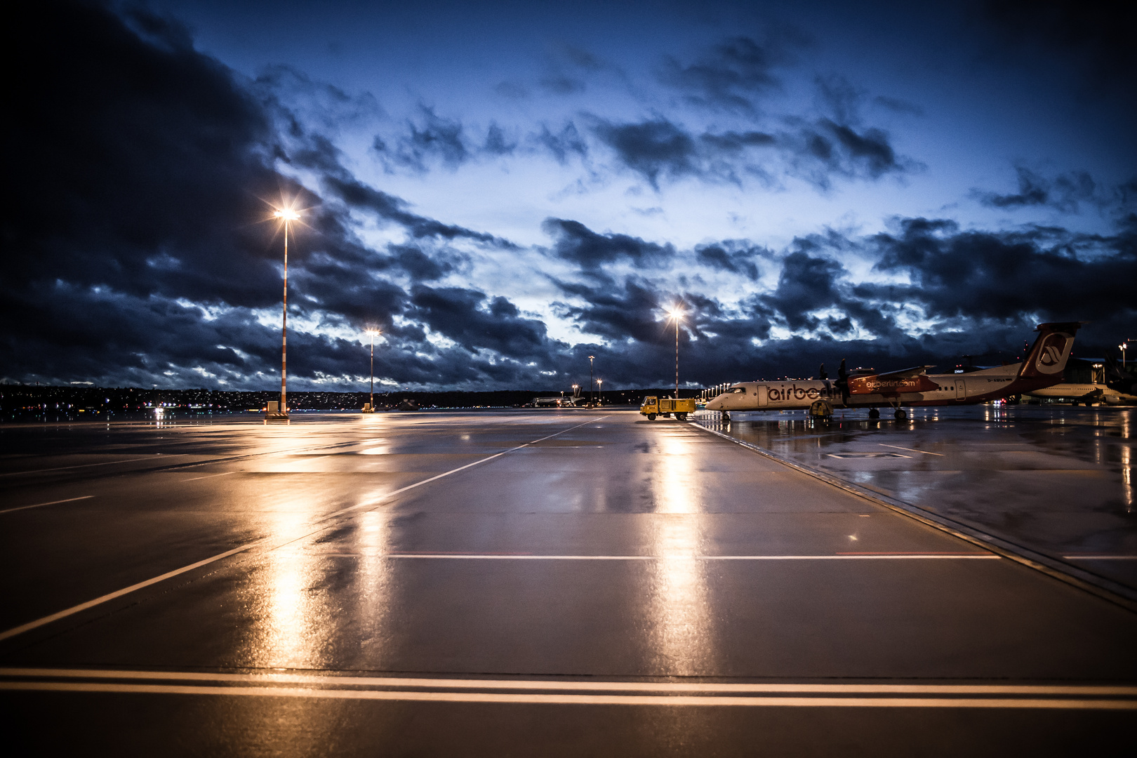 Abends auf dem Vorfeld