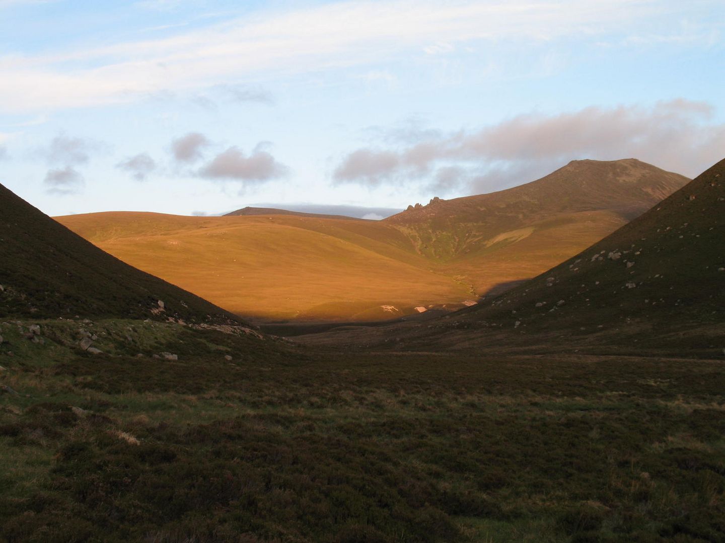 Abends auf dem Weg zum Loch Avon, Cairngorms